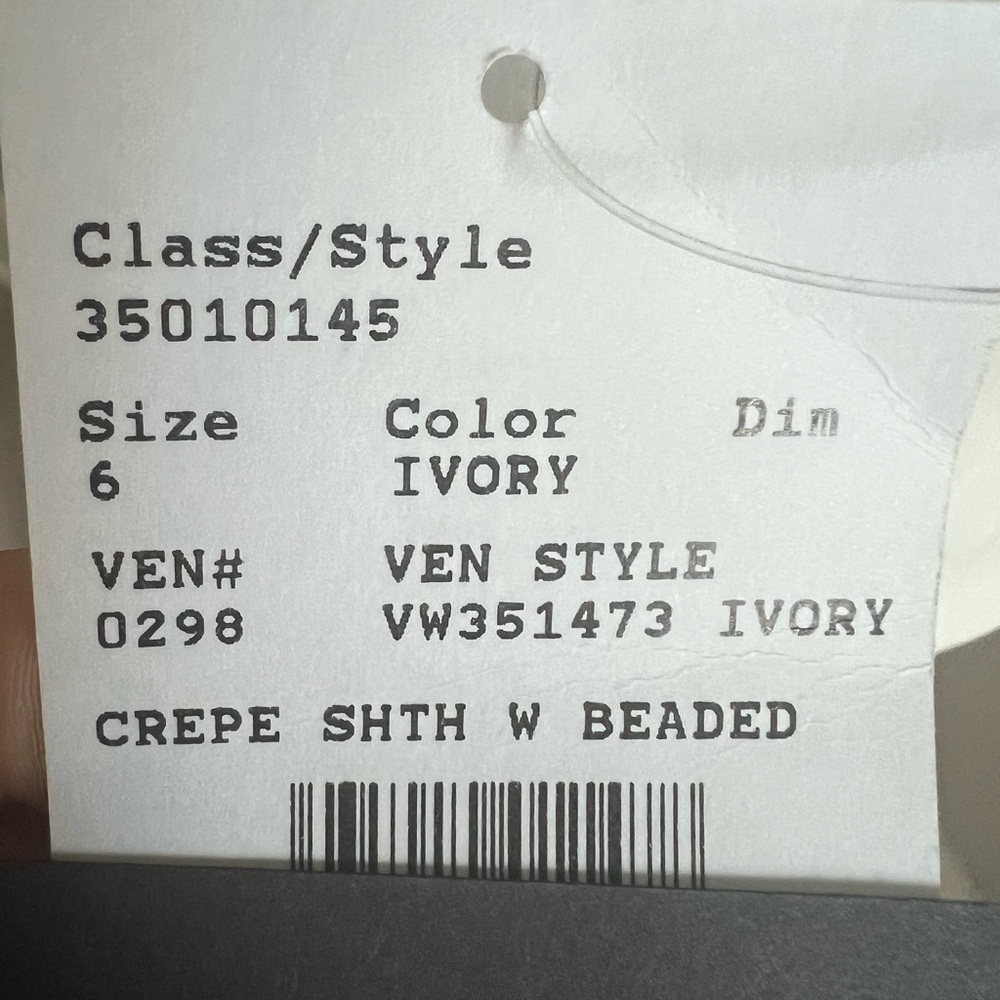 Vera Wang Vintage Bridal Dress - Picture 11 of 11